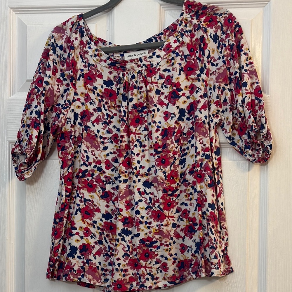 4 for $20 Alex & Jordan size small Women's Floral Top